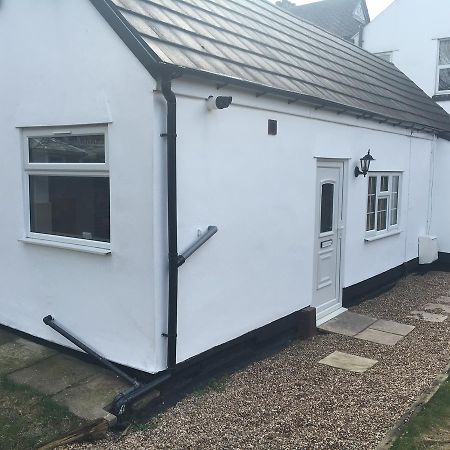 Manor Bungalow Walsall Zewnętrze zdjęcie